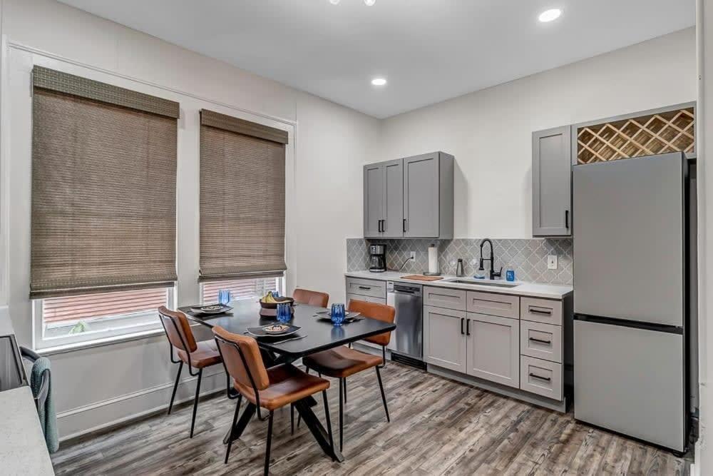 Contemporary Apartment - 5 Min To Tiaa Bank Field! Jacksonville Exterior foto